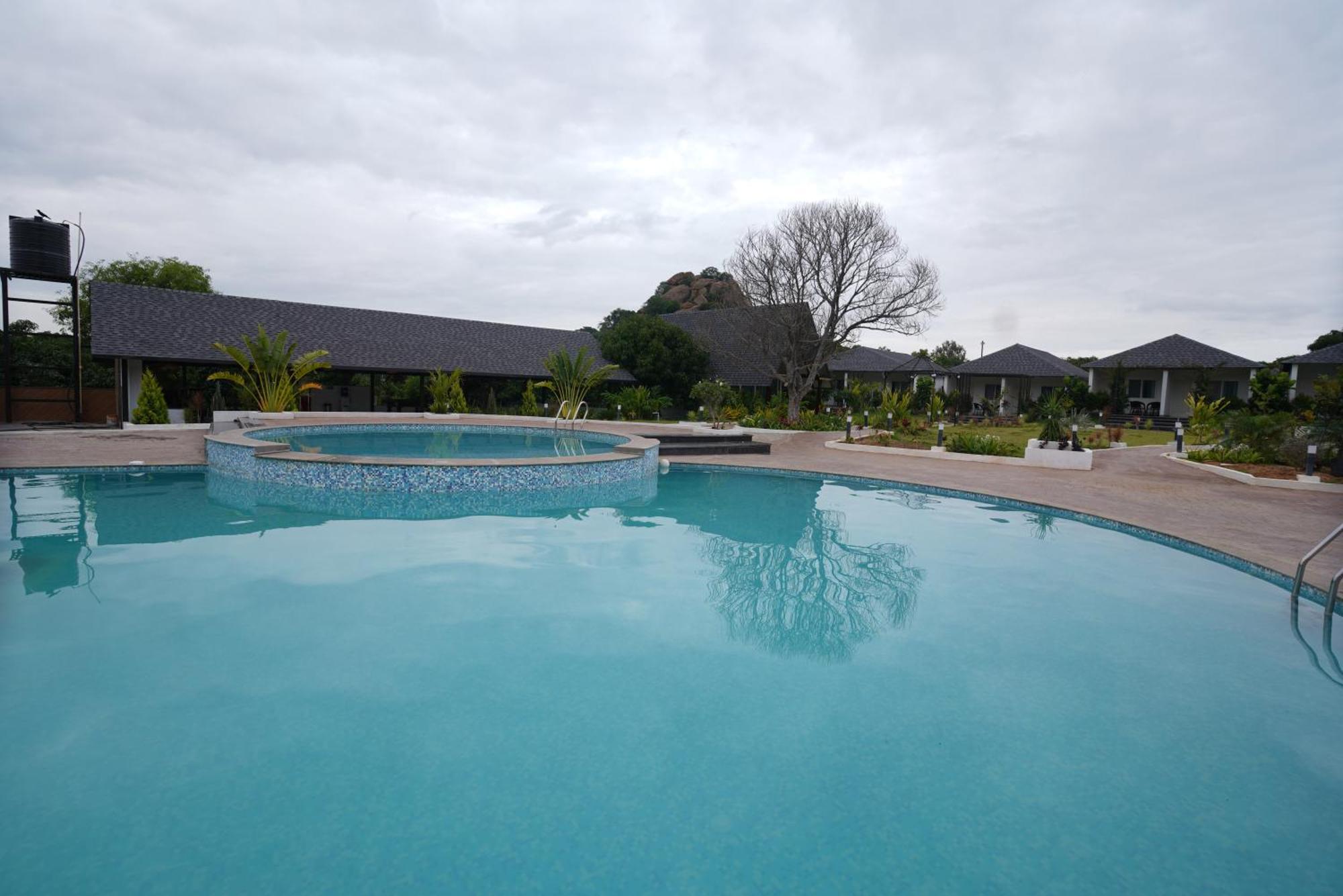 Q Mango Resort Rāmanagaram Buitenkant foto